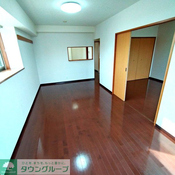 プロミネンスVの居間写真