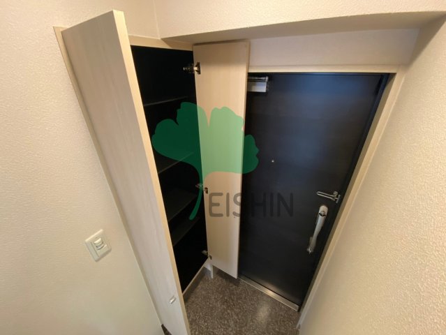 玄関　下駄箱もしっかりついてます！