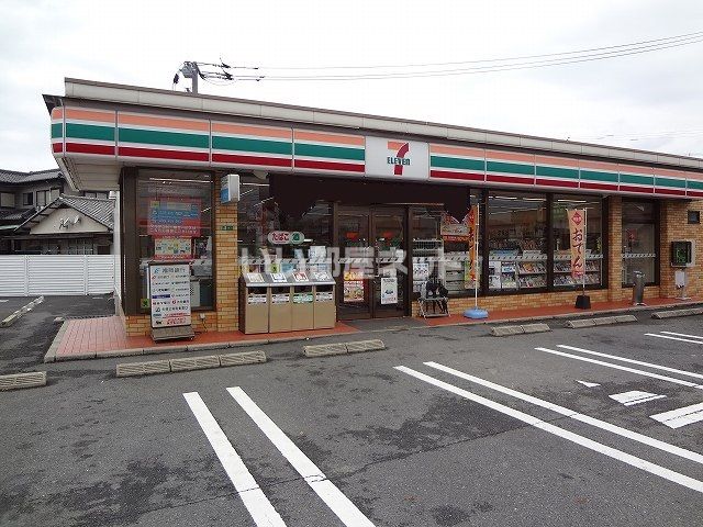 コンビニ　セブンイレブン古賀日吉３丁目南店（コンビニ）まで342m