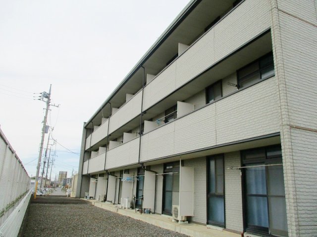 レオパレスひたち野の外観写真