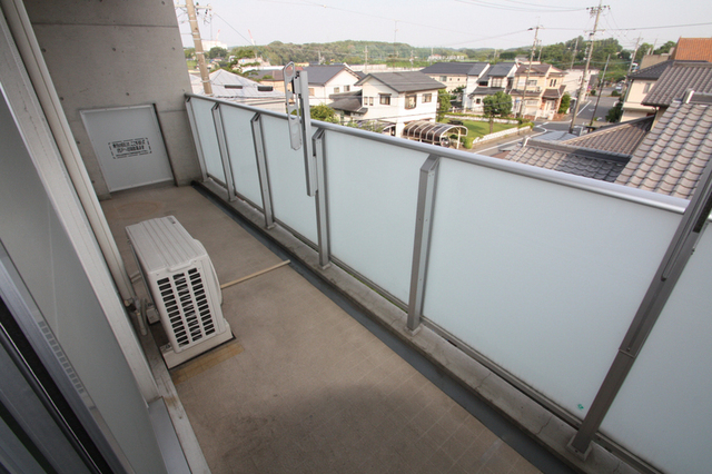 バルコニー　※同建物内他室の写真です。