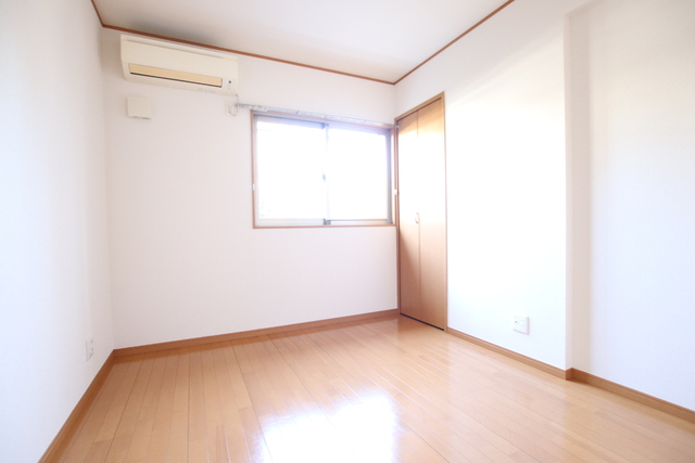 その他部屋・スペース　【洋室５．７帖】落ち着いたナチュラルカラーの室内★