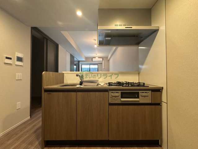 キッチン　別部屋参考写真となります