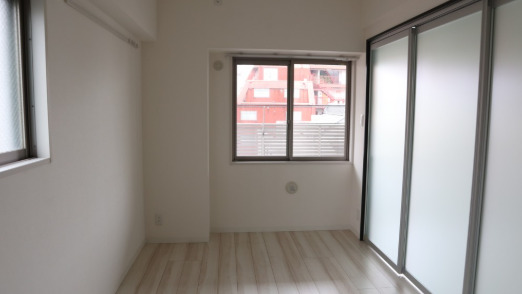 その他部屋・スペース　落ち着いて過ごせるお部屋なので、寝室にいかがでしょうか