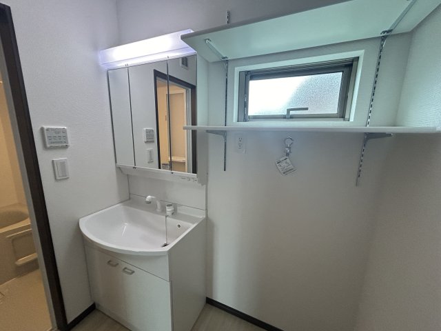 洗面設備　※同物件別号室の写真になります