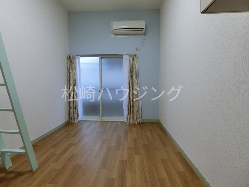 ホワイト松が丘の居間写真