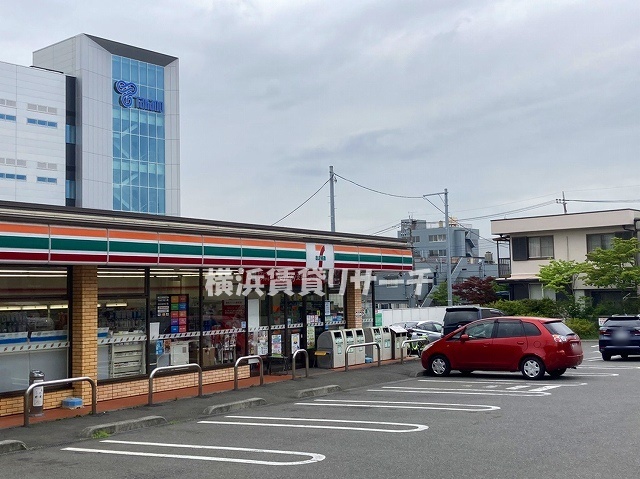 コンビニ　セブンイレブン横浜川和町店（コンビニ）まで1929m