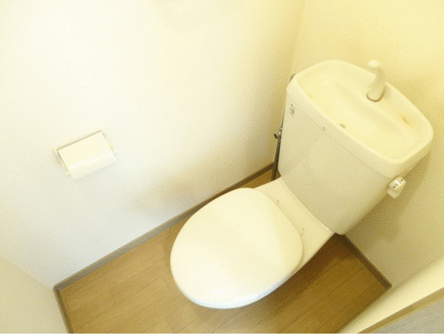 クレセントYのトイレ写真