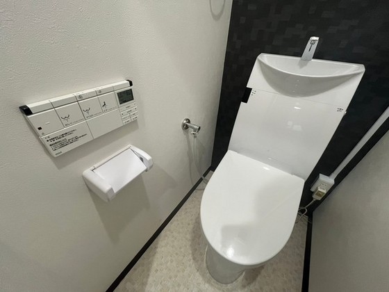 トイレ　※別号室の写真となります