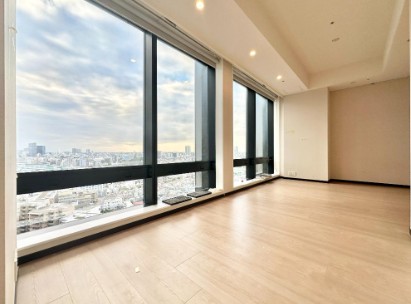 ラ・トゥール新宿グランドの居間写真