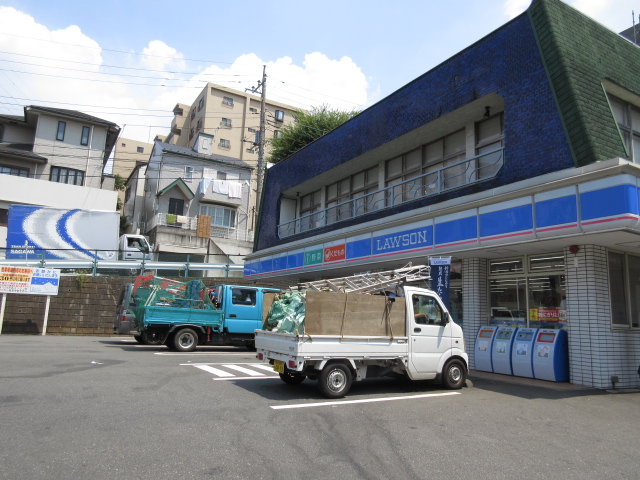 コンビニ　ローソン有馬九丁目店（コンビニ）まで32m