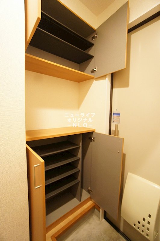 その他設備　上下に分かれた使い勝手の良いシューズボックス☆