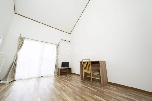 シャレー東大宮の居間写真