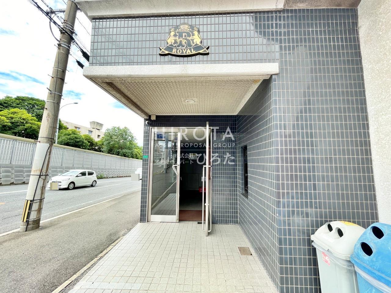 ロイヤルアネックスの外観写真