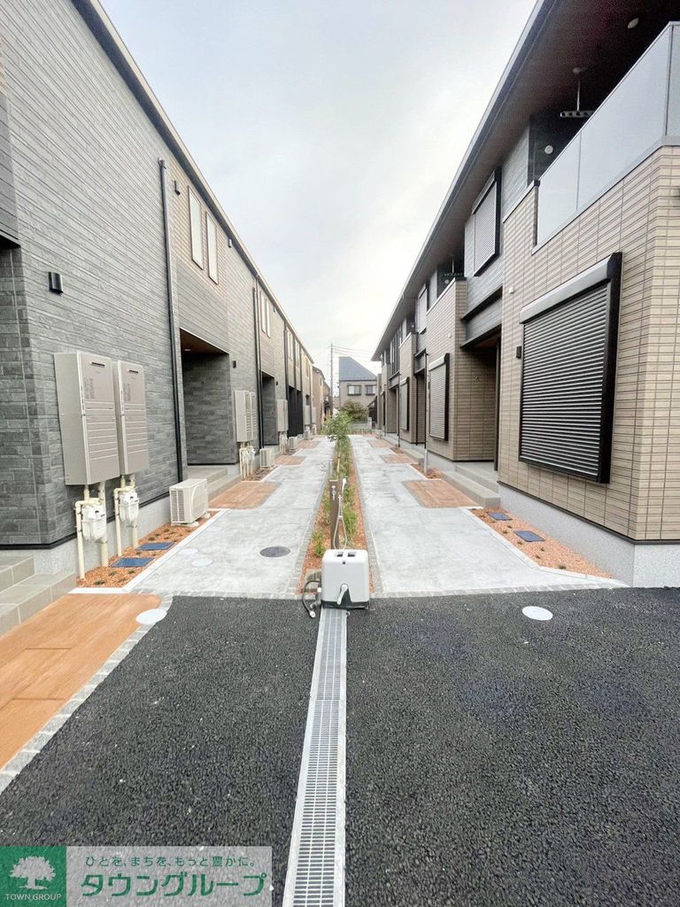 エントランス　駐車場