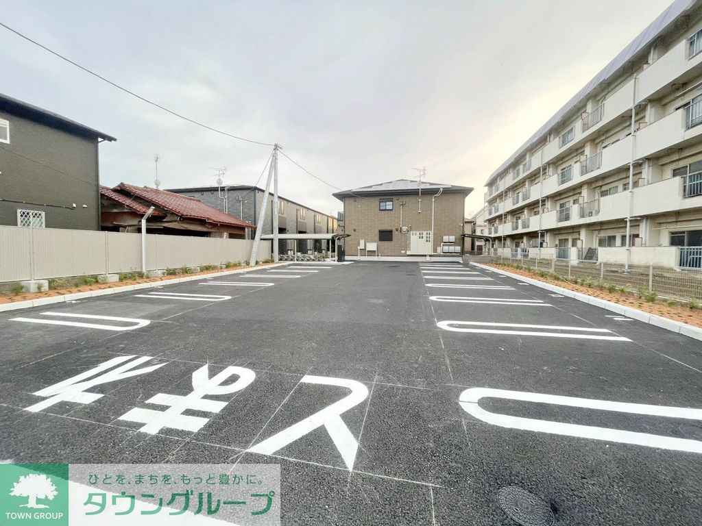 駐車場　駐車場