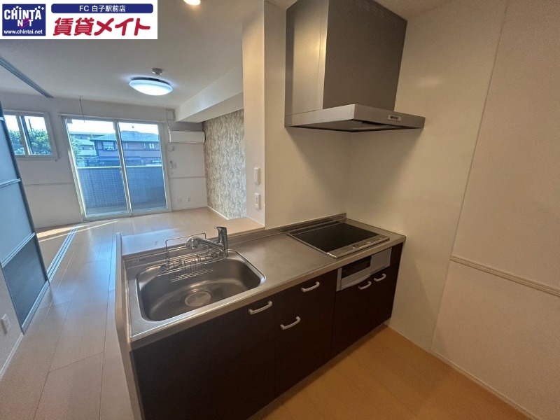 キッチン　同物件別部屋のお写真です。