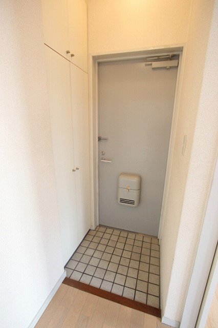 玄関　同物件別号室