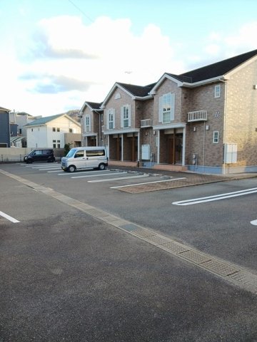 駐車場　駐車場完備です