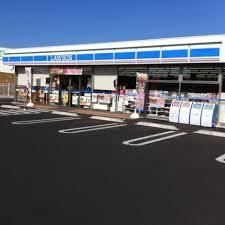 コンビニ　ローソン（コンビニ）まで129m