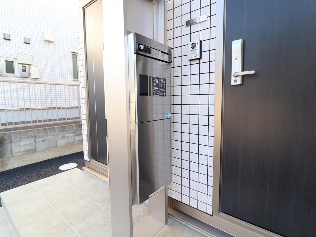 エントランス　便利な宅配ボックス付き★