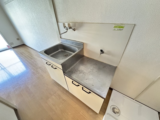 京王相模原線 南大沢駅 徒歩6分 4階建 築38年のキッチン写真
