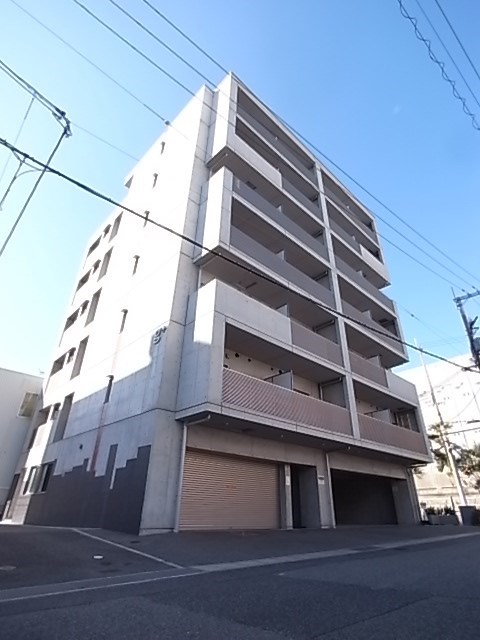 ジープラスの外観写真
