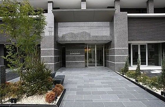 地下鉄七隈線 渡辺通駅 徒歩7分 15階建 築17年の外観写真