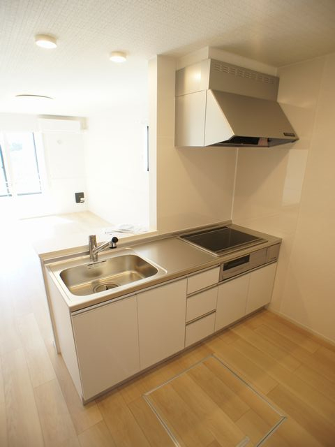 キッチン　システムキッチン3口コンロ付きです♪