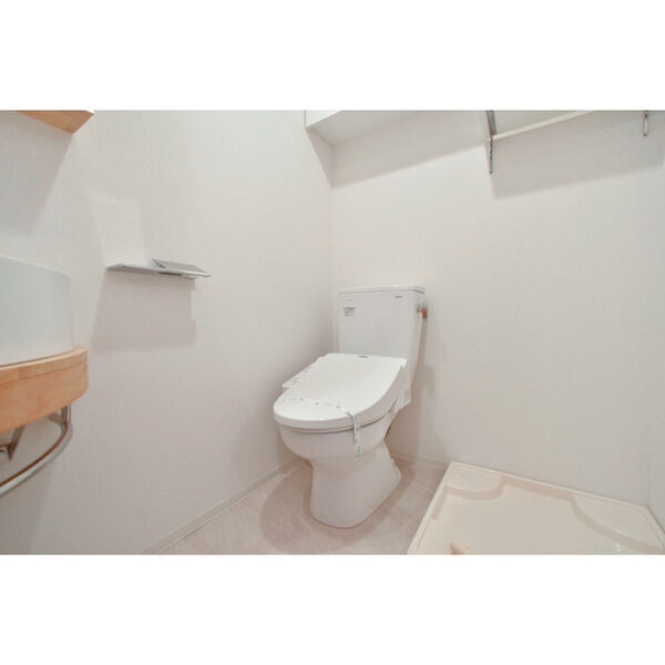 セレニテ江坂ルフレのトイレ写真