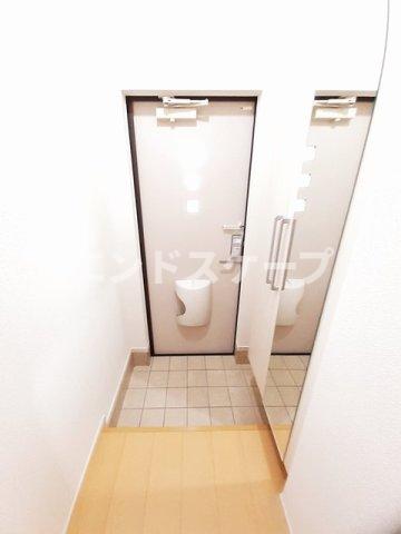 ＪＲ両毛線 伊勢崎駅 徒歩21分 3階建 築15年の玄関写真