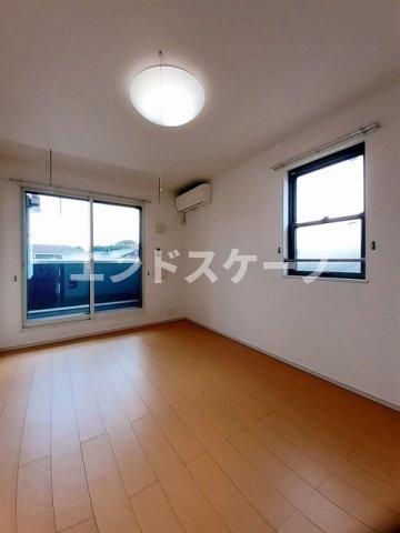 ＪＲ両毛線 伊勢崎駅 徒歩21分 3階建 築15年の居間写真