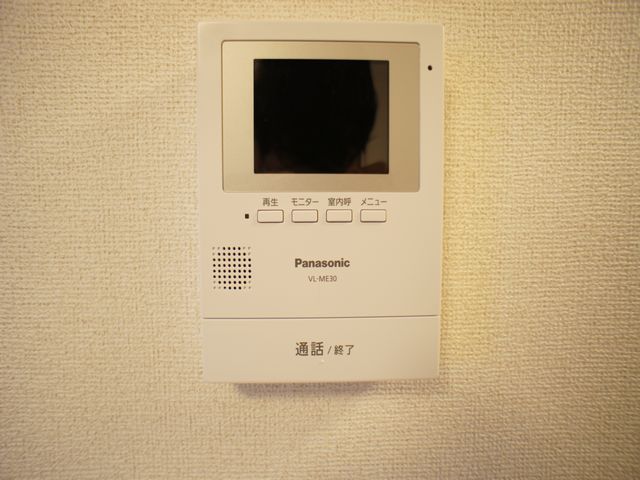 セキュリティ　訪問者の確認ができるTVドアホン付きです♪