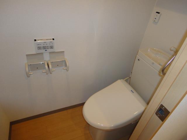 トイレ　ＷＣ(温水洗浄便座)