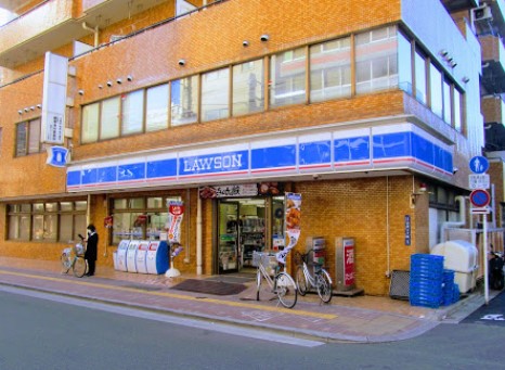 コンビニ　ローソン台東三丁目店（コンビニ）まで139m