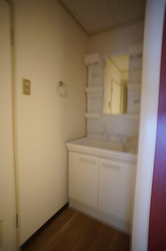 洗面設備　別部屋の写真となります。