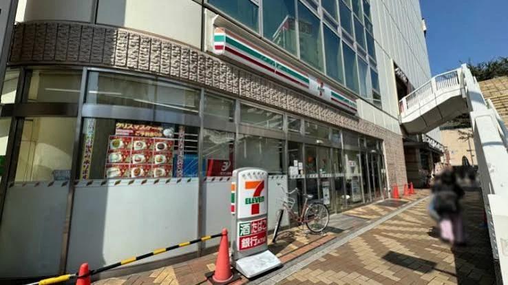 コンビニ　セブンイレブン 赤羽駅西口店（コンビニ）まで209m