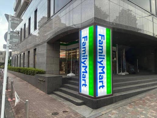 コンビニ　ファミリーマート 赤羽並木通り店（コンビニ）まで206m