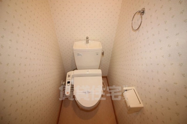 西鉄天神大牟田線 薬院駅 徒歩5分 9階建 築23年のトイレ写真
