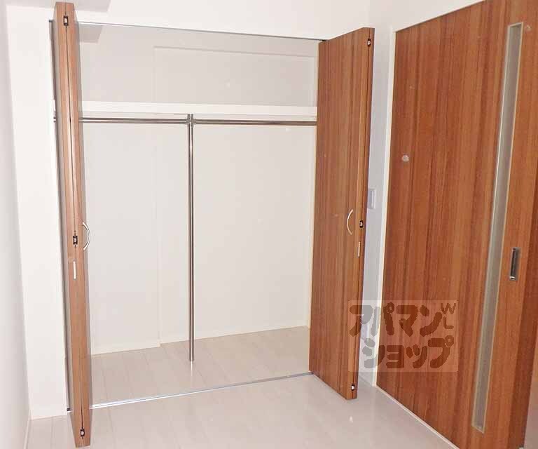 収納　壁一面の収納が嬉しいですね。