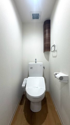 ＪＲ山陽本線 備後赤坂駅 徒歩30分 2階建 築4年のトイレ写真
