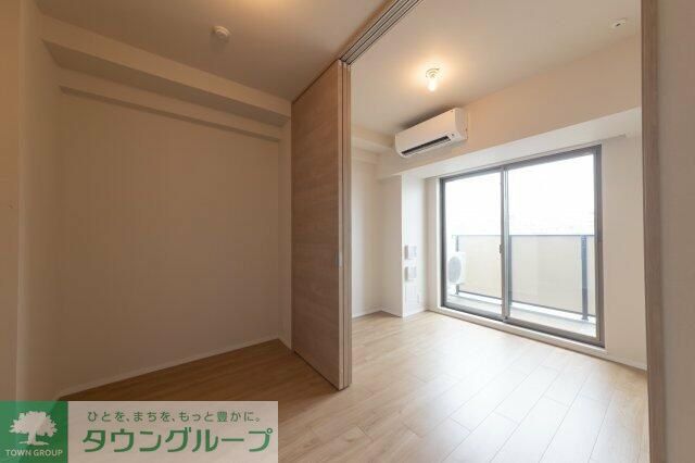プラウドフラット日暮里の居間写真