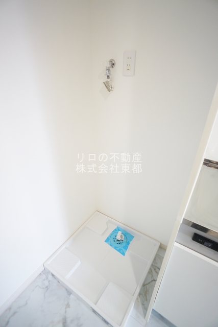 その他　水漏れの心配がない防水パン付きの洗濯機置き場です