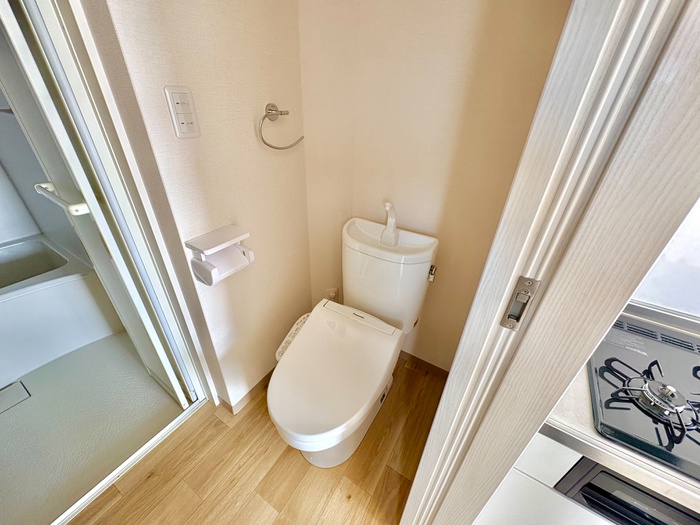 クレセントアパートメントのトイレ写真