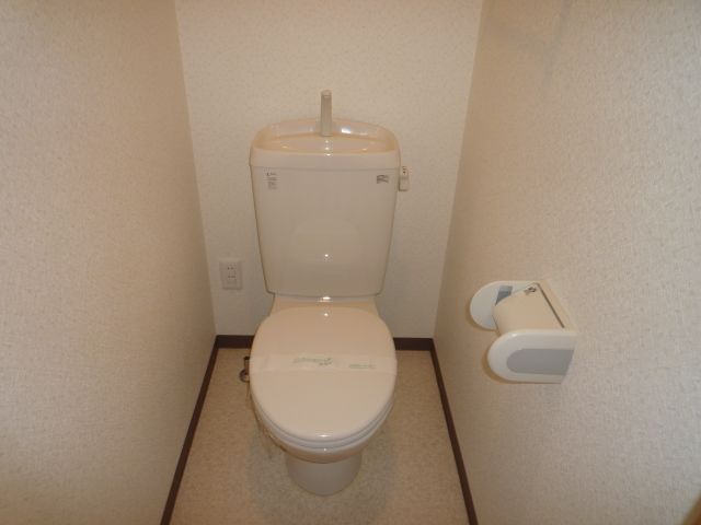 スプリングベルのトイレ写真