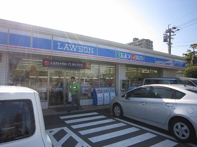 コンビニ　ローソン小倉富士見二丁目店（コンビニ）まで655m