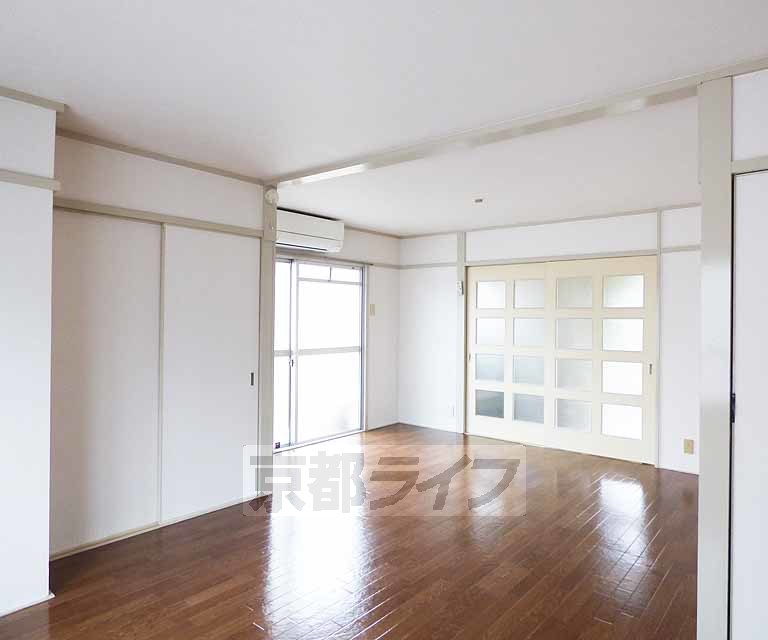 居室・リビング　広々としたお部屋です