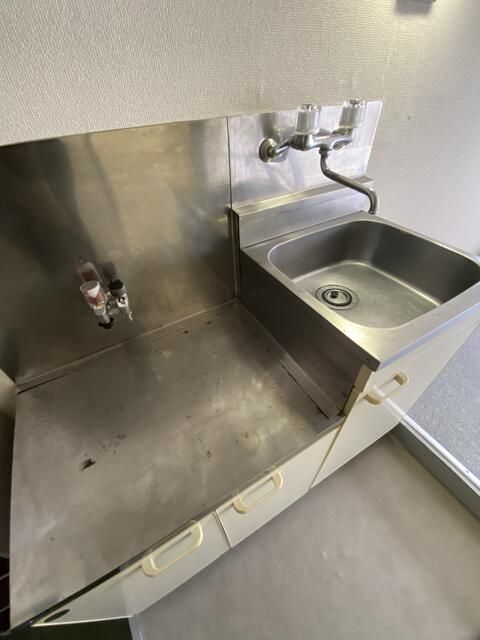 小田急線 千歳船橋駅 徒歩8分 2階建 築42年のキッチン写真