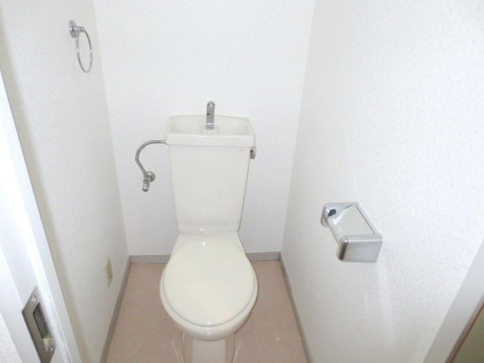 エステ-トBELL Iのトイレ写真