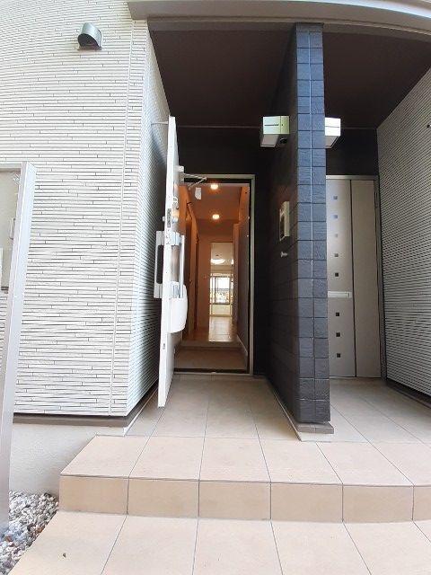 その他設備　玄関扉